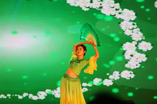 6独舞;茉莉3.jpg 6独舞;茉莉3.jpg